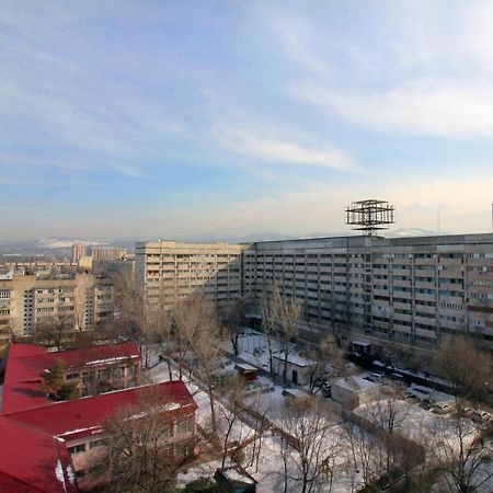 Интересная Двушка В Молодежке Almaty Luaran gambar