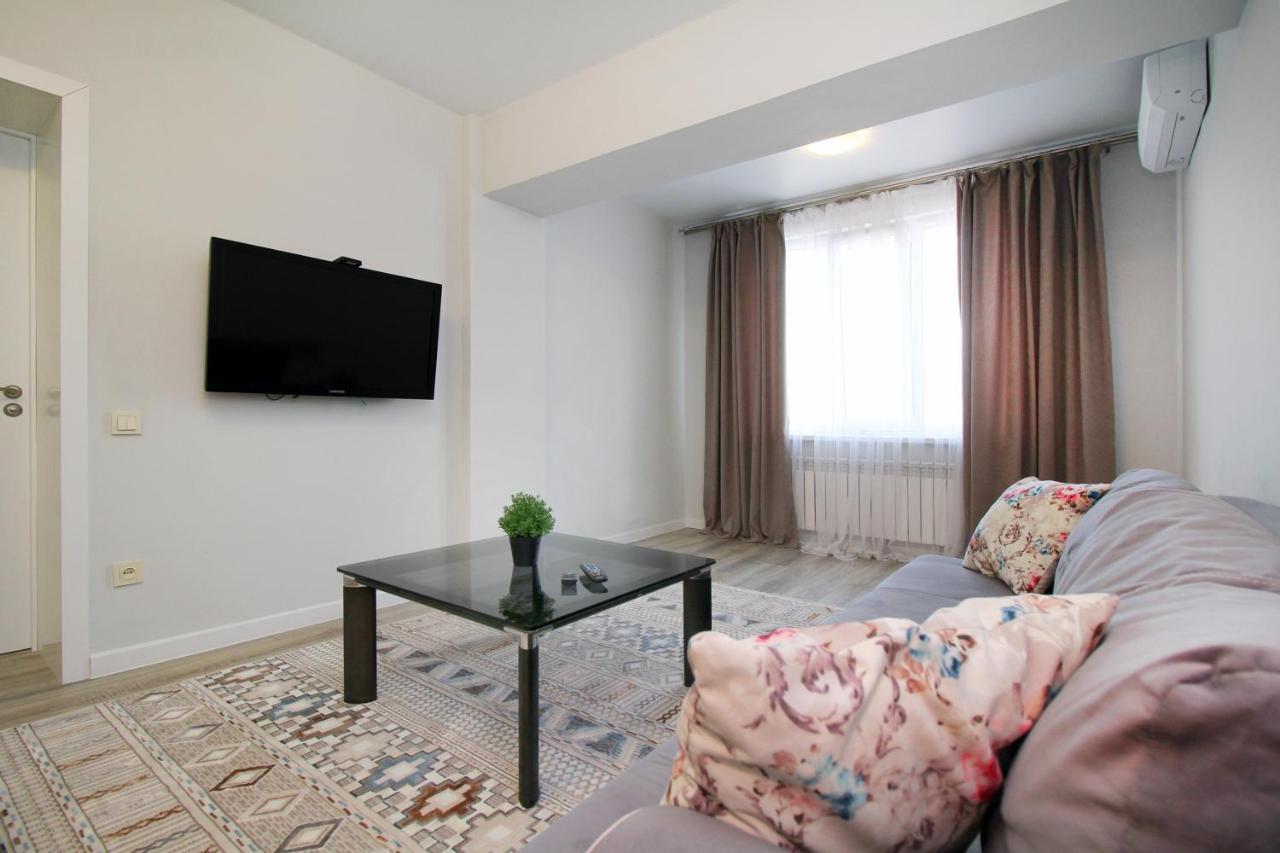 Интересная Двушка В Молодежке Almaty Luaran gambar